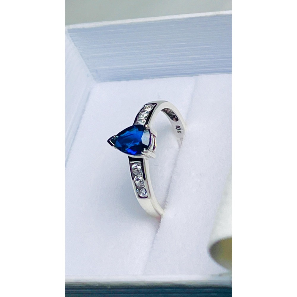 Vintage 10K White Gold Natural Blue Sapphire & Zircon Trillion Ring Size 6.5